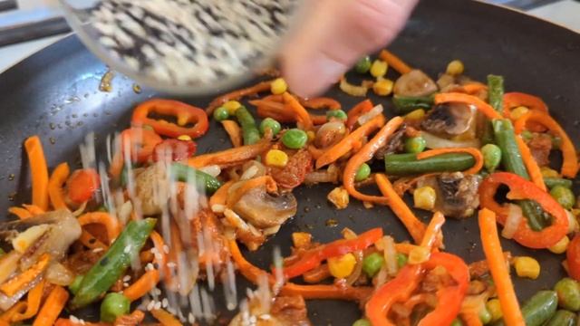 Лапша ТОМ ЯМ! Лапша в азиатском стиле за 10 минут! Жареная ЛАПША с Яйцом и Овощами! смотреть онлайн