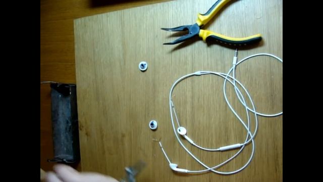 Заміна проводу в навушника Ear poods( Iphone) , замена провода в наушниках от Iphone( айфона) смотреть онлайн