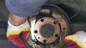 Замена заднего тормозного цилиндрика на Skoda Octavia