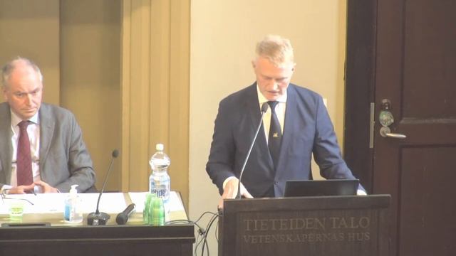 Henrik Meinander: Minnestal över professor Matti Klinge смотреть онлайн