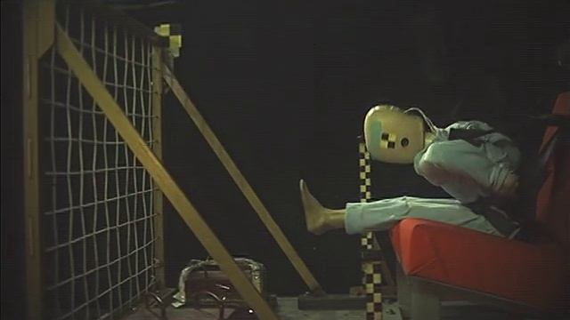 Краш-тест: бескаркасное автокресло ДАК смотреть онлайн