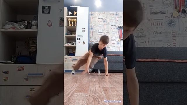 топ-5 элементов footwork в Breakdance. #bboy #брейкданс #breaking #footwork #обучение смотреть онлайн