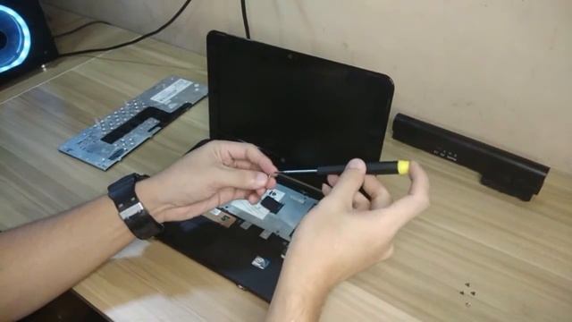 HP Mini 110 Netbook Hard Drive Replacement Full Tutorial | INKfinite смотреть онлайн