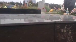 Как установить памятник на кладбище