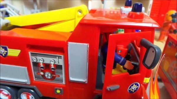 Fireman Sam Deluxe Fire Station and Sea Rescue playsets