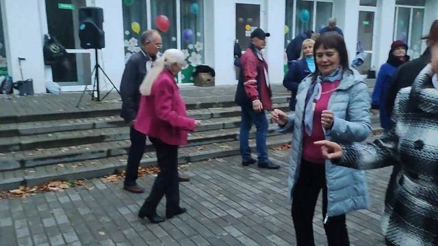Лишь ты одна...............07.10.23 Гомель парк Луначарского ? смотреть онлайн