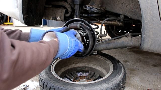 How to replace wheel hub/bearing on 2009 Chevy aveo смотреть онлайн