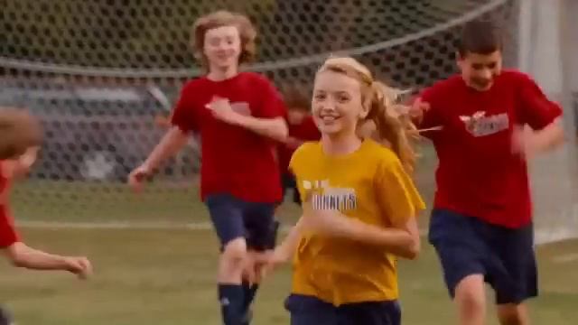Peyton List in DOAWK2: "Meet Holly Hills" смотреть онлайн