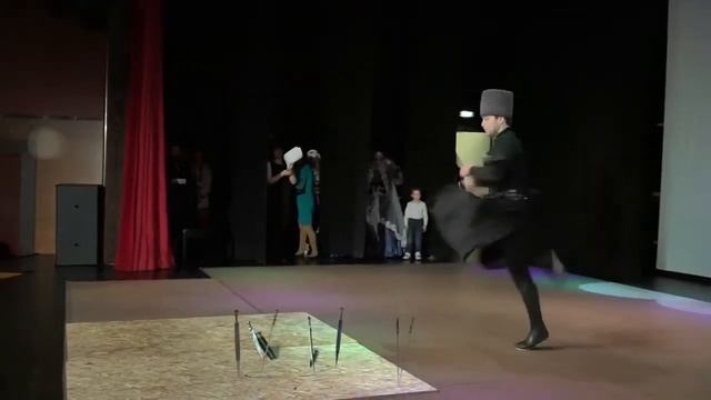 "Танец с кинжалами" - Азамат Алакаев смотреть онлайн
