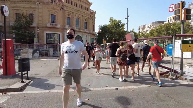 ?? DOWNTOWN DISTRICT BARCELONA SPAIN 2021 [FULL TOUR] смотреть онлайн