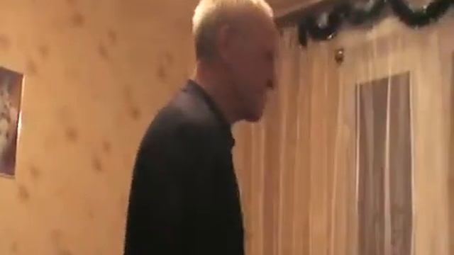 Новый год с батяней: напился раньше времени смотреть онлайн