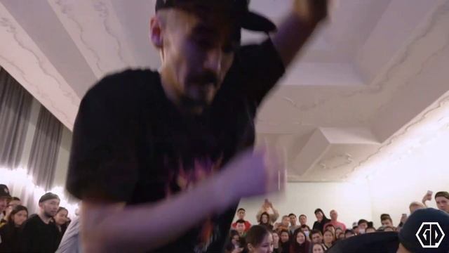 OLD school vs NEW school | Wall to Wall | What the Funk?! смотреть онлайн