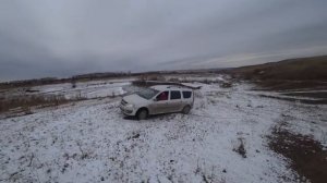 Сравниваем внедорожные способности паркетника и Ларгуса (горка, снег, диагоналка)