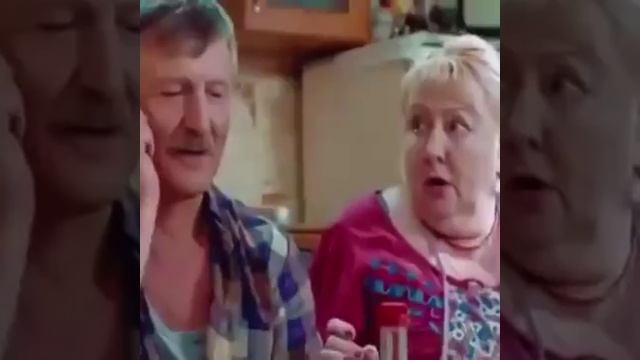 Родители первый раз кушают суши. смотреть онлайн