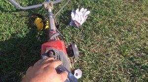 Как пользоваться бензокосой бензотримером!!! +Лайфхак.!!!