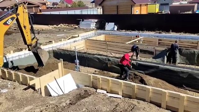 Основа дома - монолитная железобетонная плита на ленточном фундаменте смотреть онлайн