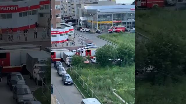 Пожарные машины не смогли заехать во двор дома в Ставрополе смотреть онлайн