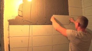 Укладка плитки в ванной, видеоурок от мастера