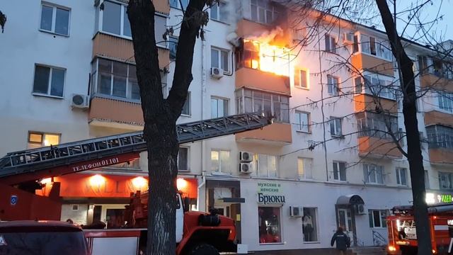 Пожар в Уфе на проспекте Октября в пятиэтажке 2018 01 25 175539 смотреть онлайн