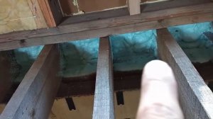 Важные моменты при утепление перекрытия пеной в каркасном доме