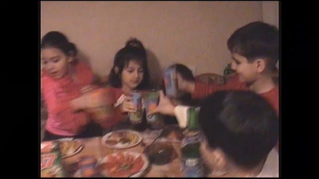 День рождение Вовочки, тост брата Геворга, 8 марта 2003 смотреть онлайн