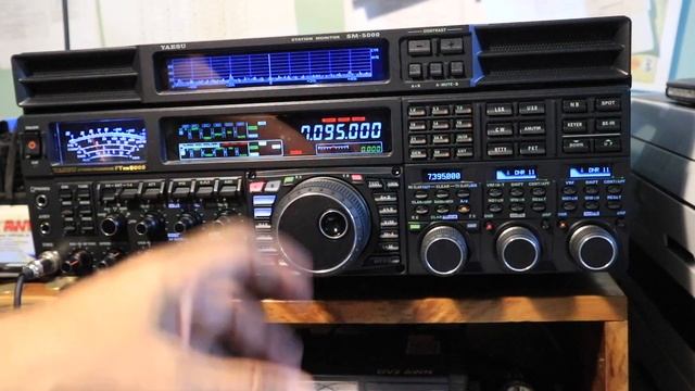 YAESU FTDX5000MP LTD Short Review With SM-5000 And Yaesu M-1