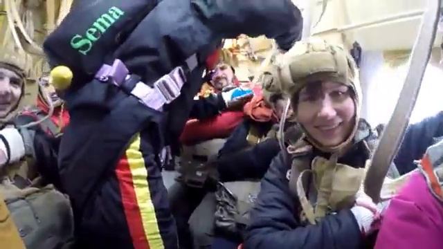 Прыжок с парашютом! смотреть онлайн