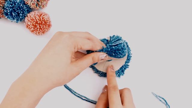 How to Make a PERFECT POM POM Every Time смотреть онлайн
