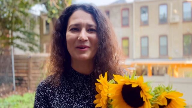 Читаю стих «А полюбят тебя обязательно за другое» Яны Мкр смотреть онлайн