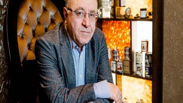 Яков Рафальсон поздравляет женщин с 8 марта смотреть онлайн