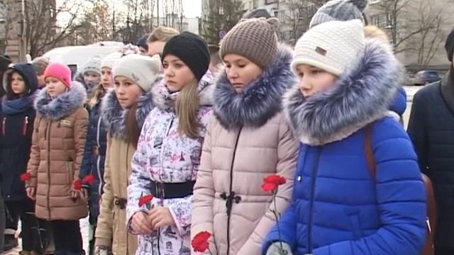 Память Героев Отечества в Заречном почтили минутой молчания смотреть онлайн
