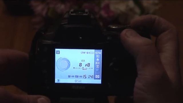 D40 Adjusting Metering смотреть онлайн