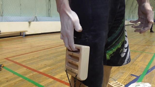 Легко переносной фингерборд для скалолазов. Fingerboard. смотреть онлайн