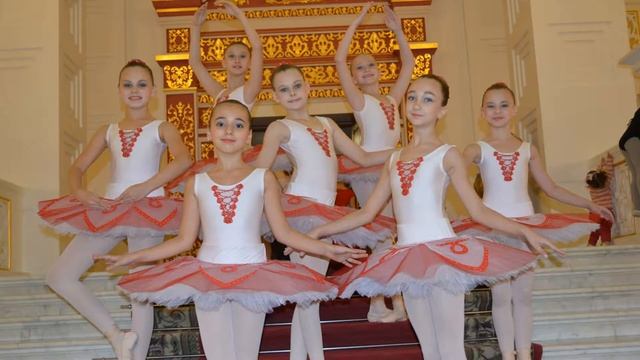 Визитка малиновой группы. Образцовый ансамбль современного танца "Класс-Центр" г. Астрахань смотреть онлайн