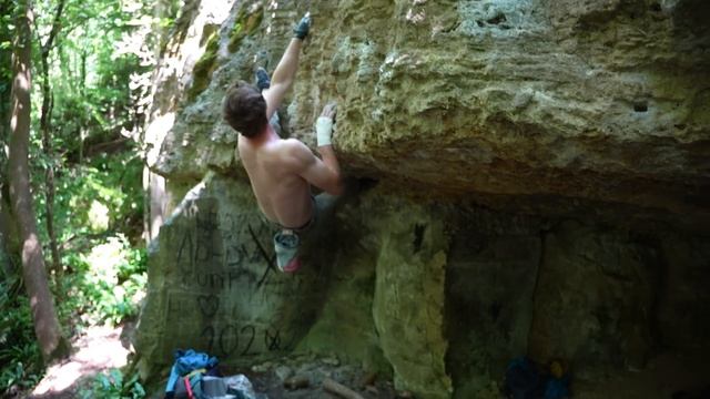 Climbing The World's Hardest Crack Boulder (Kraken 8B) смотреть онлайн