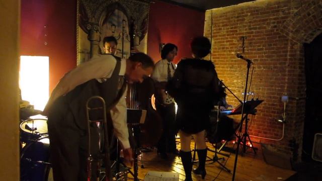 Holly and the Wood: I Had Someone Else смотреть онлайн
