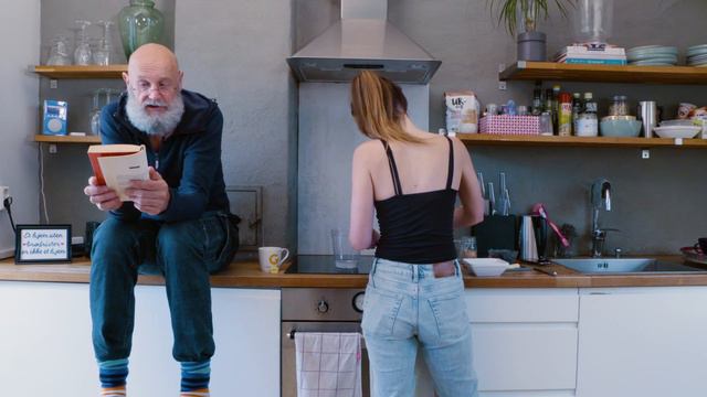 Erlend Loe leser for Linnéa Myhre i en time | Naiv. Super смотреть онлайн
