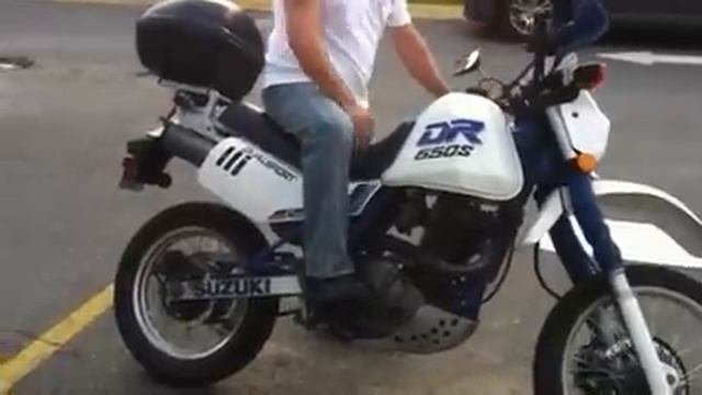 Arranque DR 650 Suzuki 1 Ricardo смотреть онлайн