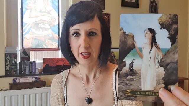 Rencontre avec le Compendium of Witches Oracle/ Sagesse de Sorcières смотреть онлайн