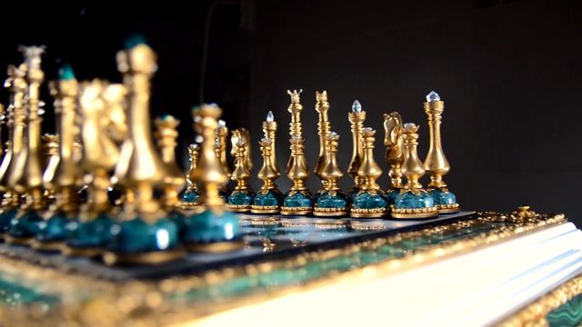 Новинка Шахматы малахит