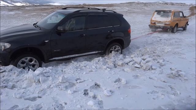 клип засел в снегу BMW X5 E70 4,8 клип