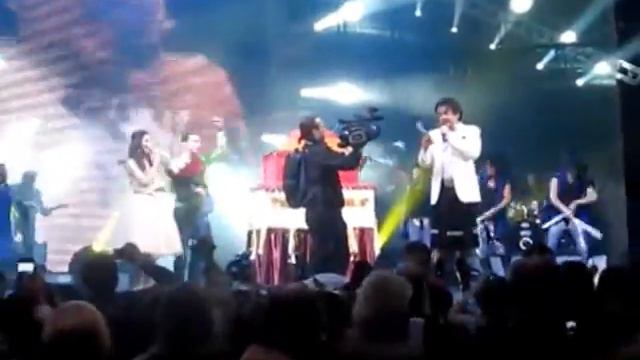 ФИЛИПП КИРКОРОВ-ДУЭТ "ФИАЛЛАЧКА"-"ОН ТАКОЙ ОДИН". смотреть онлайн