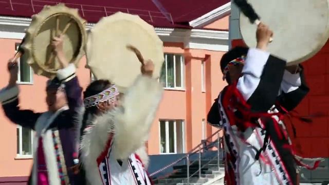 Ансамбль "Хэйро" - танец "Таймырские бубны" смотреть онлайн