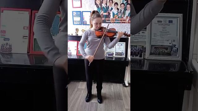 Ергенц Ева - М. Гарлицький "Гавот" смотреть онлайн