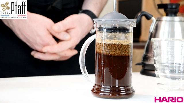 Découvrez la cafetière à piston Hario Piston Slim S avec les Cafés Pfaff ! смотреть онлайн