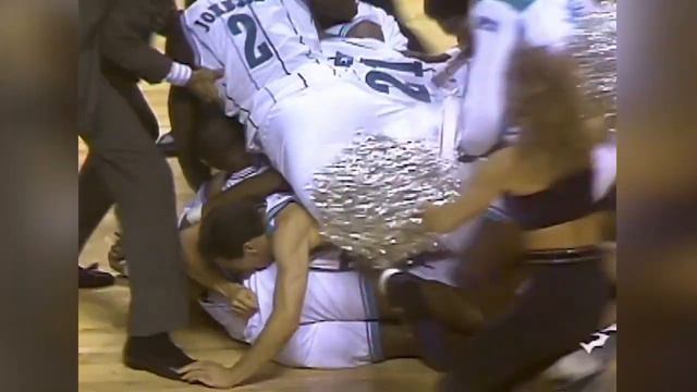 Hornet history: Alonzo Mourning sinks the Celtics смотреть онлайн