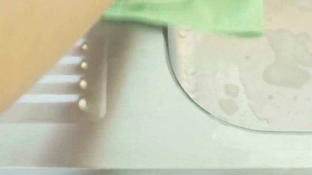 Как легко очистить поверхности из нержавеющей стали? Cif Professional Stainless Steel поможет в это смотреть онлайн