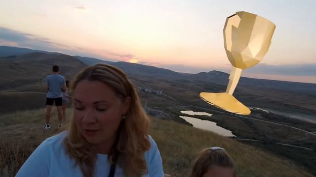 Море и пляж/Восхождение на гору/Запуск фонарика желаний смотреть онлайн