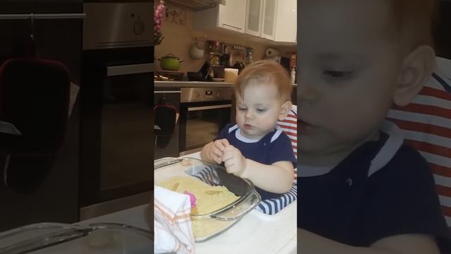 10 мес. Мелкая моторика делает запасы в закромах. :))) смотреть онлайн
