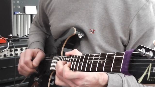 Don't Break My Heart Again - Whitesnake (solo section) смотреть онлайн